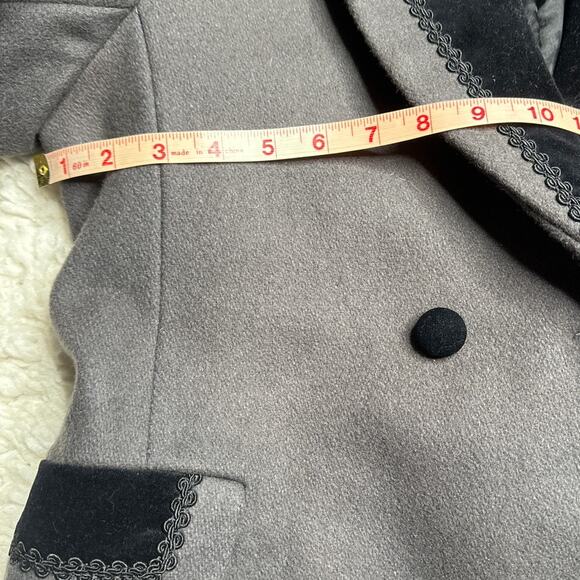 Vintage Rothschild Wool-Feel Trench Coat with Velvet Details Made in the USA - Picture 5 of 10